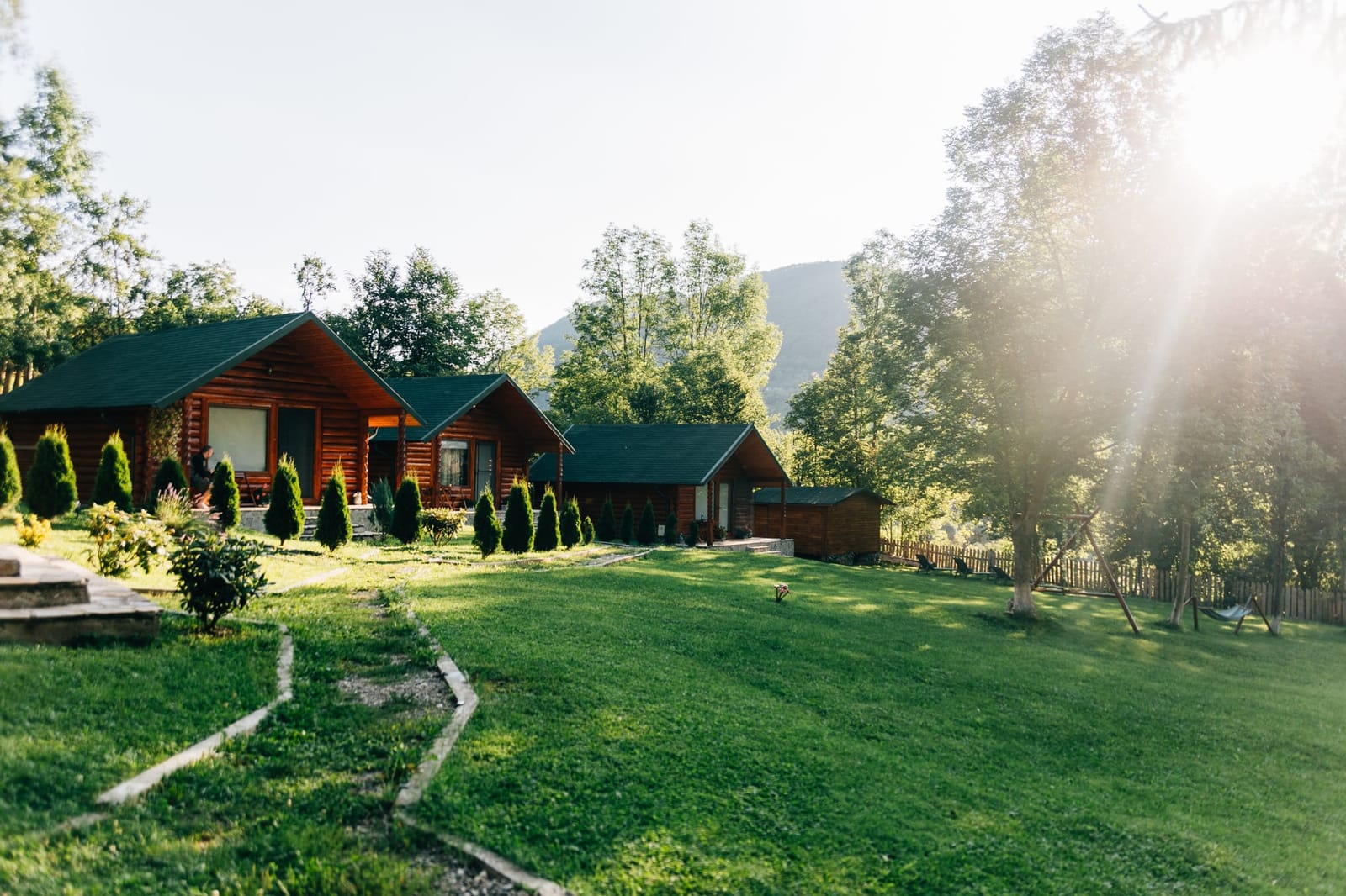 Cabanele și grădina Complex Trăisteni