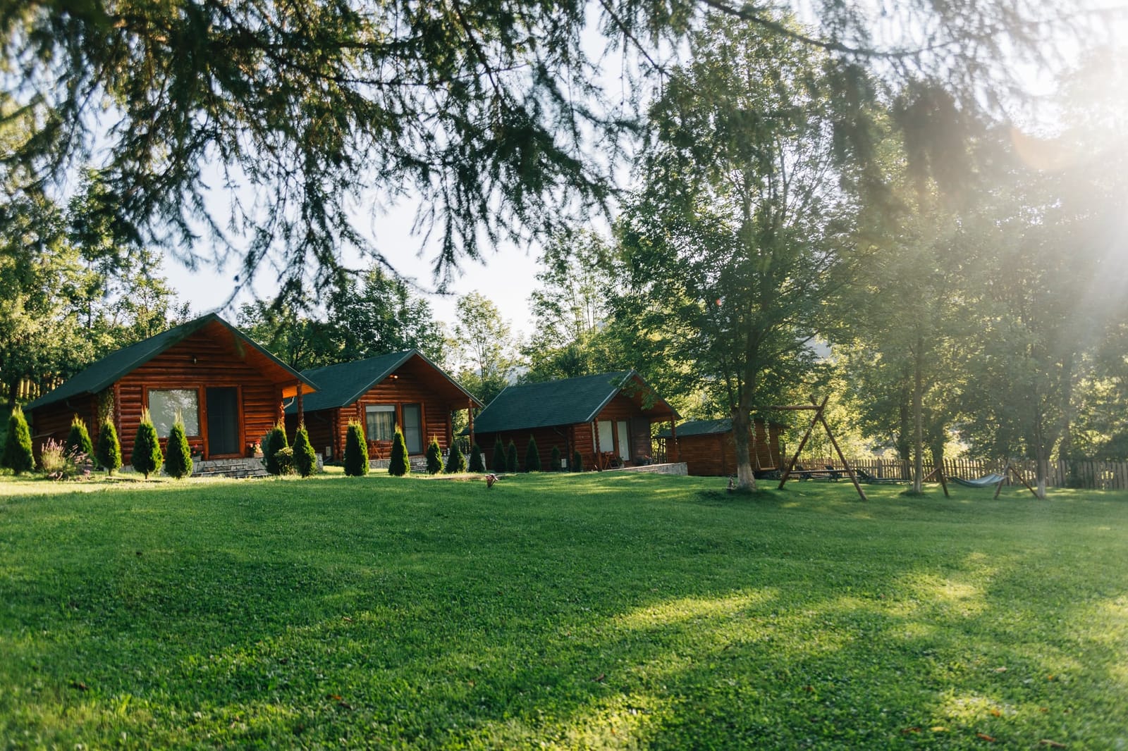 Cabanele și grădina Complex Trăisteni