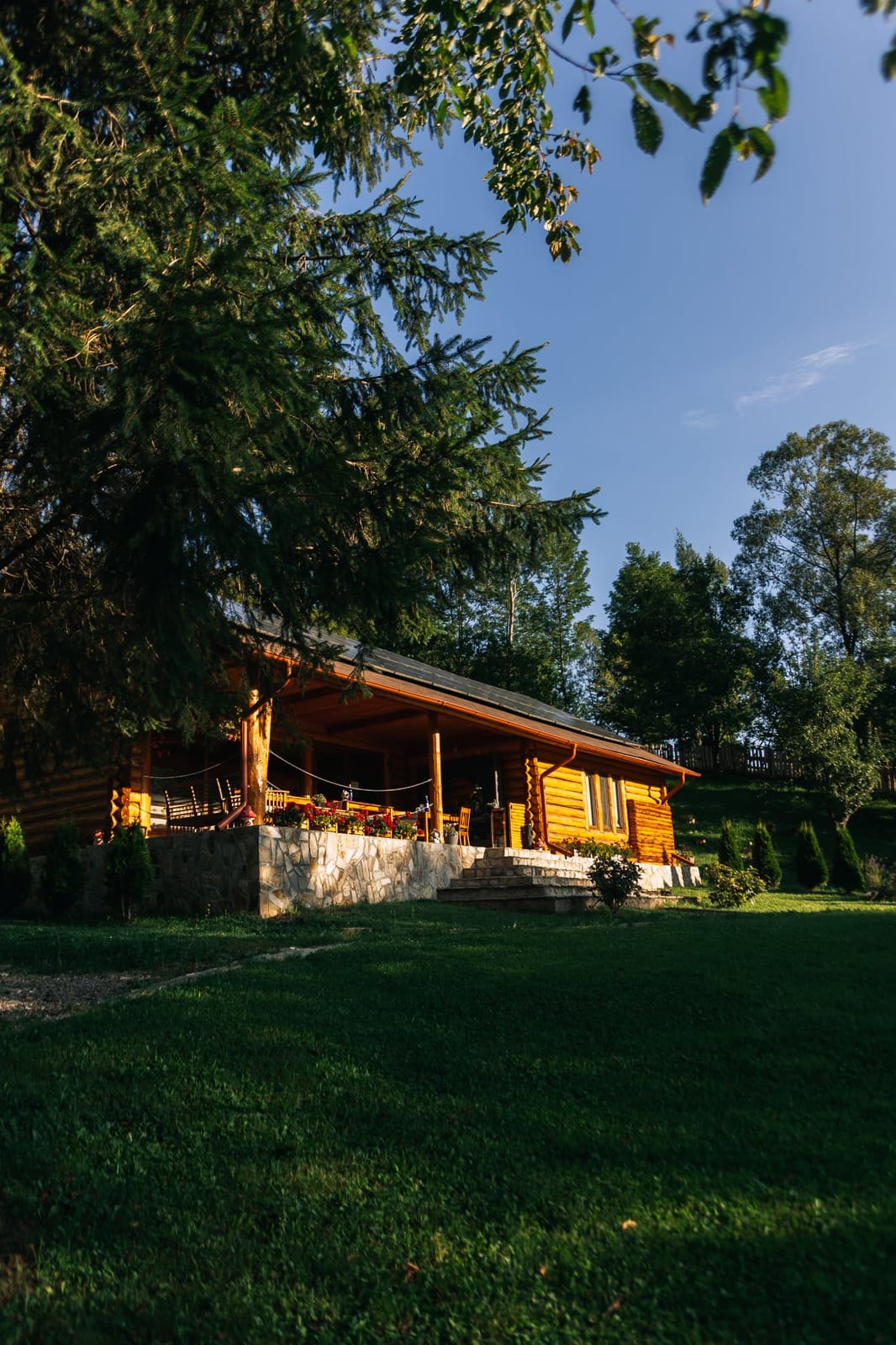 Restaurantul Complex Trăisteni, exterior