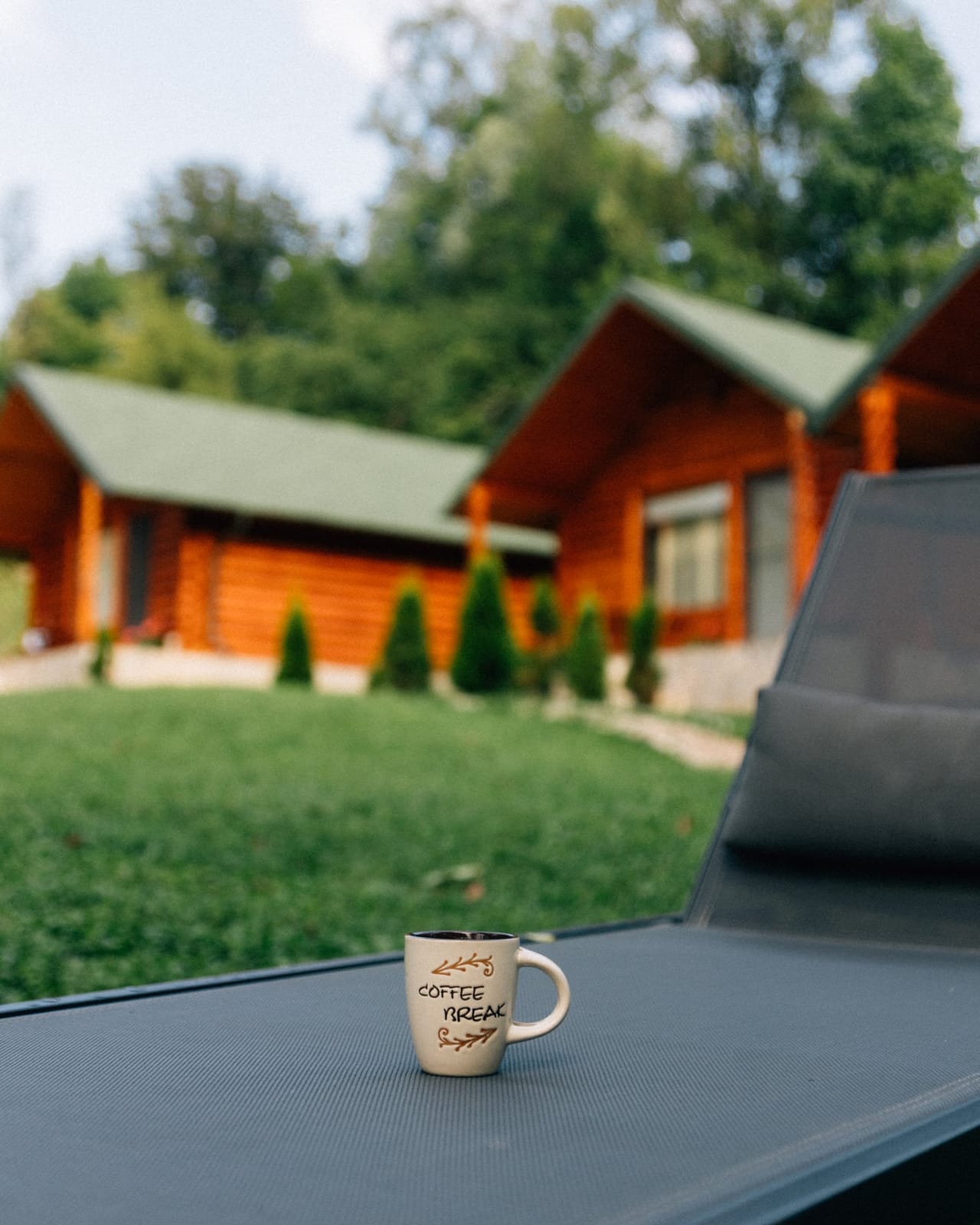 Cafea pe terasa cabanei